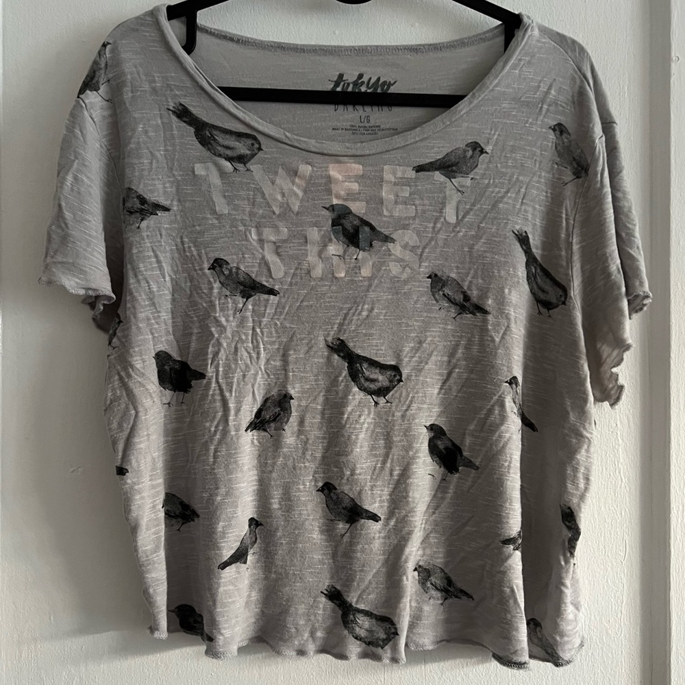 ✨ 2/$15 or 3/$20 ✨ Aeropostale Kids Tokyo Darling Gray Loose Fit Tee Size L